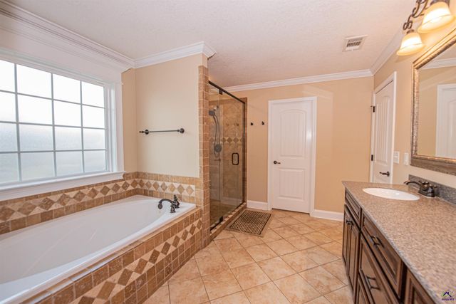 101 Falls Drive, Bonaire, GA 31005