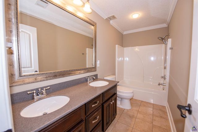 101 Falls Drive, Bonaire, GA 31005