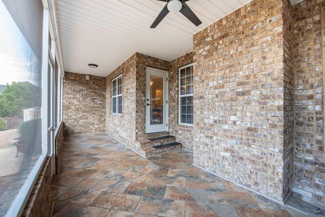 101 Falls Drive, Bonaire, GA 31005