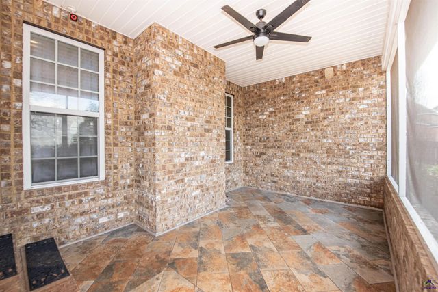 101 Falls Drive, Bonaire, GA 31005