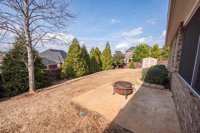 101 Falls Drive, Bonaire, GA 31005