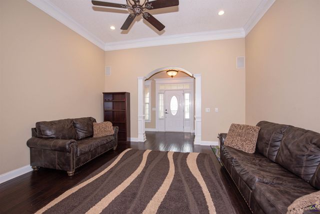 101 Falls Drive, Bonaire, GA 31005