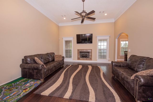 101 Falls Drive, Bonaire, GA 31005