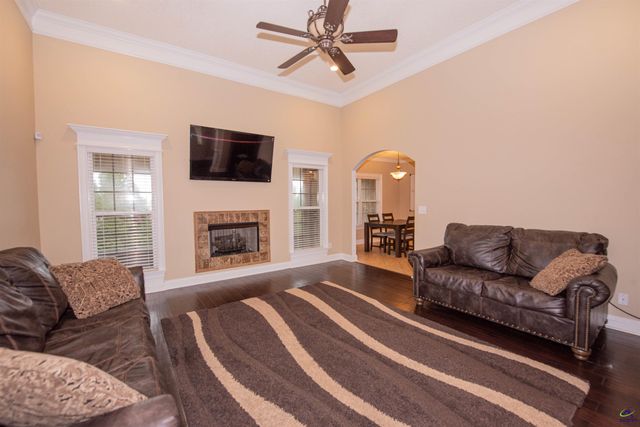 101 Falls Drive, Bonaire, GA 31005