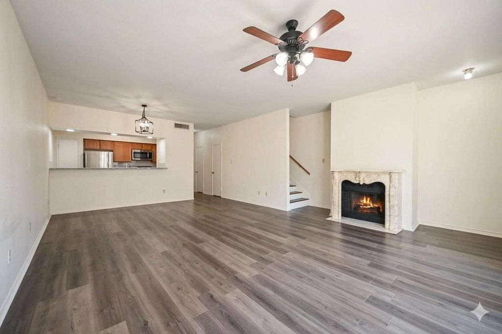 338 Wilcrest Dr Drive 338, Houston, TX 77042