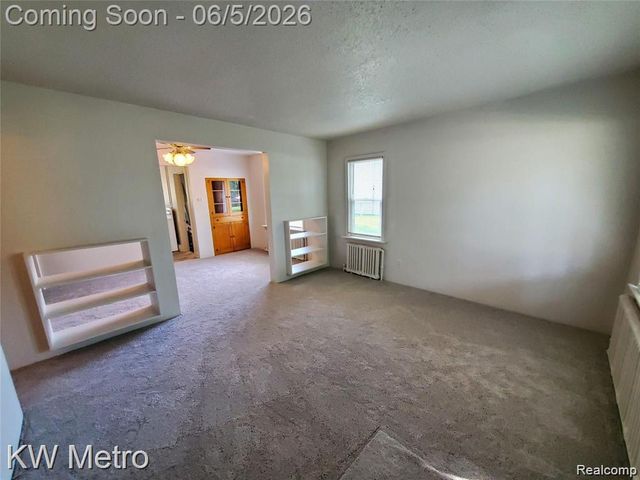 27096 Hampden Street, Madison Heights, MI 48071