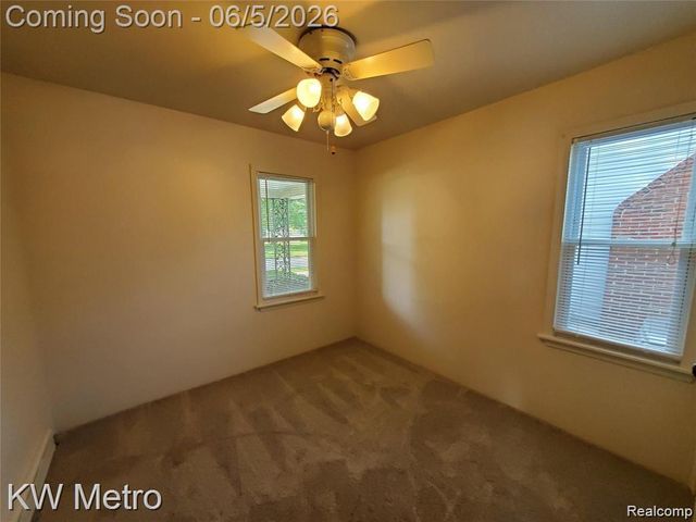 27096 Hampden Street, Madison Heights, MI 48071