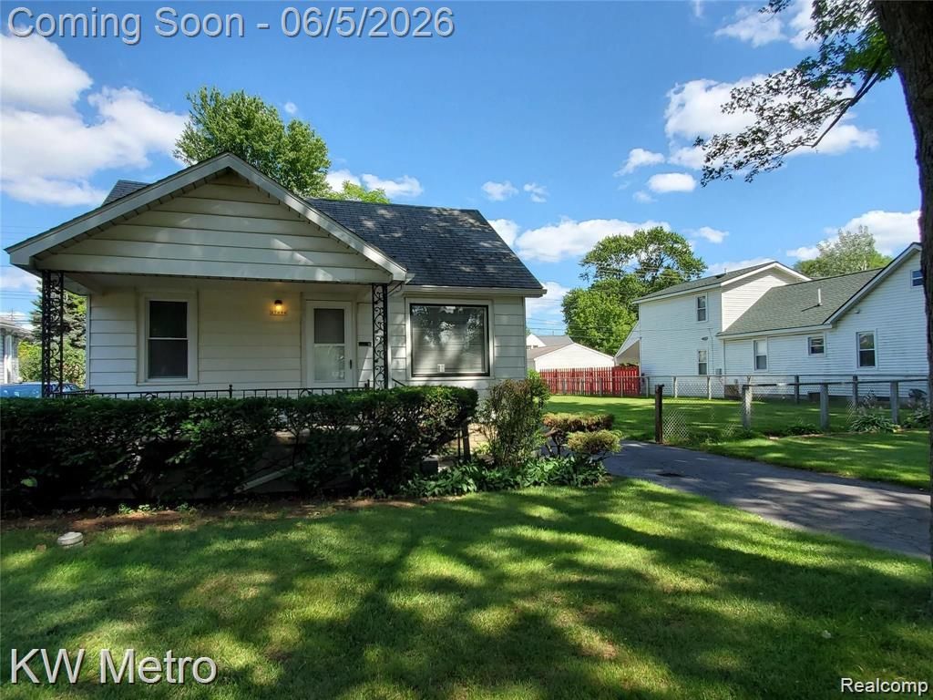 27096 Hampden Street, Madison Heights, MI 48071
