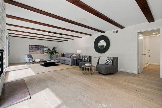 20164 Santa Rita, Woodland Hills, CA 91364