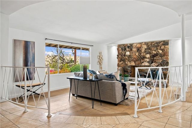 20164 Santa Rita, Woodland Hills, CA 91364