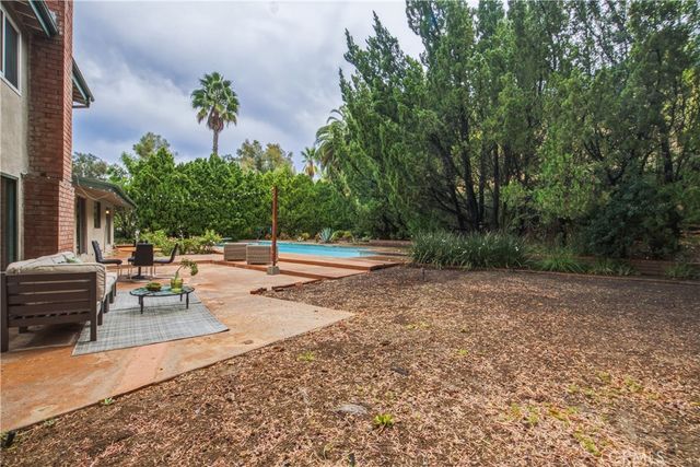 20164 Santa Rita, Woodland Hills, CA 91364