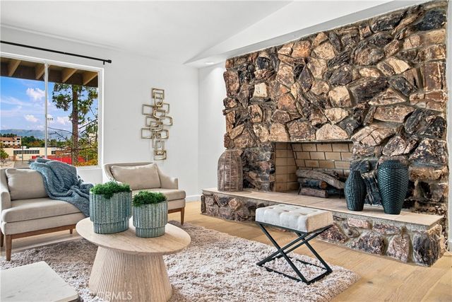 20164 Santa Rita, Woodland Hills, CA 91364