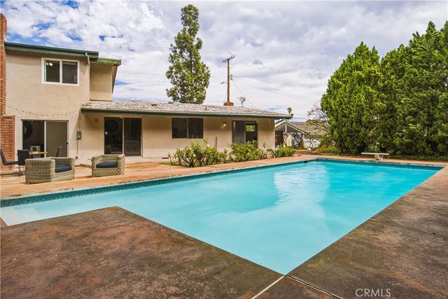 20164 Santa Rita, Woodland Hills, CA 91364