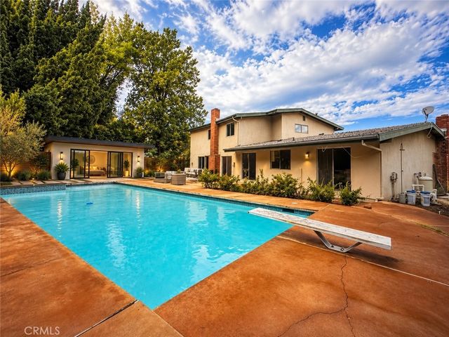 20164 Santa Rita, Woodland Hills, CA 91364