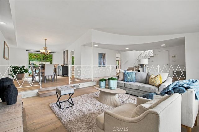 20164 Santa Rita, Woodland Hills, CA 91364