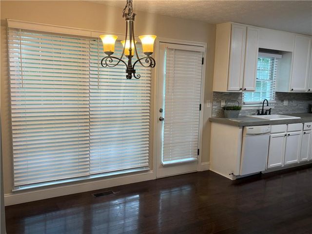 41 Red Oak Circle, Dallas, GA 30157