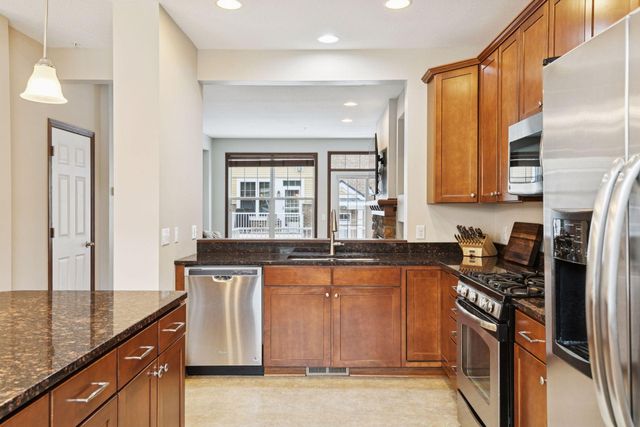 17159 72nd Avenue N 2803, Maple Grove, MN 55311