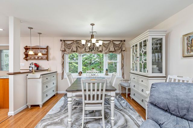 276 Parkway Drive, Calverton, NY 11933