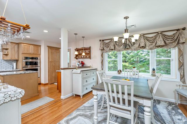 276 Parkway Drive, Calverton, NY 11933