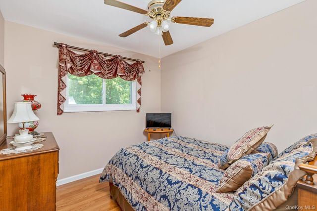276 Parkway Drive, Calverton, NY 11933