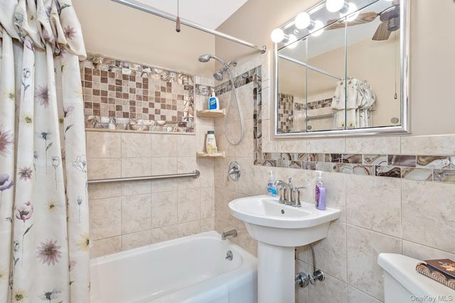 276 Parkway Drive, Calverton, NY 11933