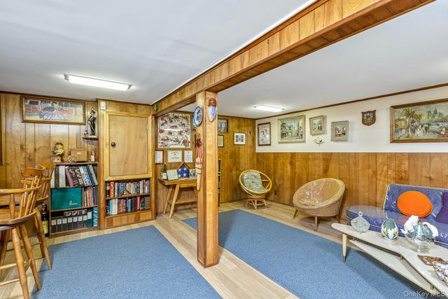 276 Parkway Drive, Calverton, NY 11933