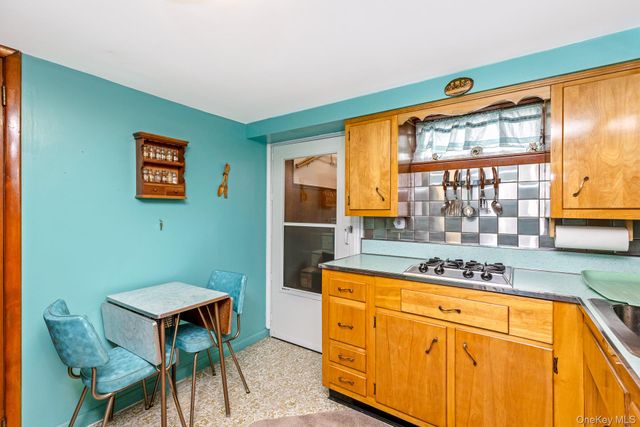 276 Parkway Drive, Calverton, NY 11933