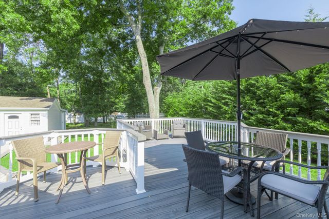 276 Parkway Drive, Calverton, NY 11933