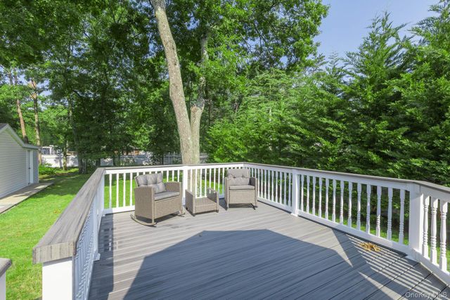 276 Parkway Drive, Calverton, NY 11933