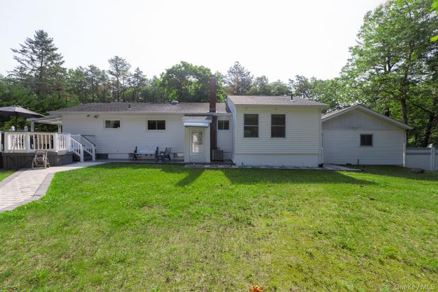 276 Parkway Drive, Calverton, NY 11933