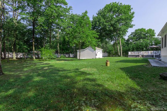276 Parkway Drive, Calverton, NY 11933