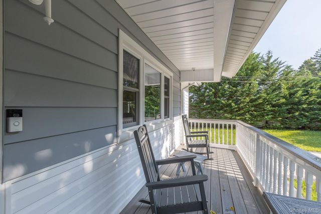 276 Parkway Drive, Calverton, NY 11933