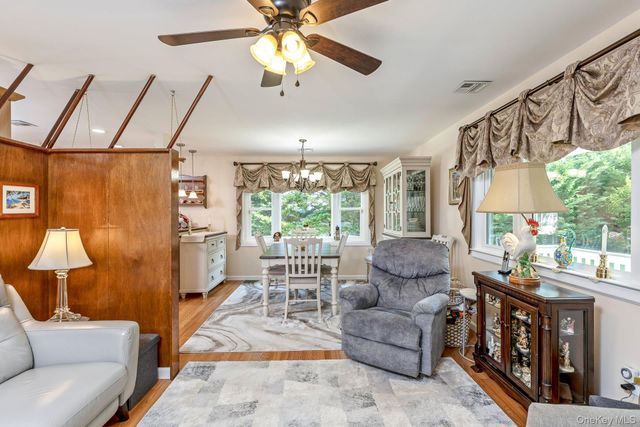 276 Parkway Drive, Calverton, NY 11933
