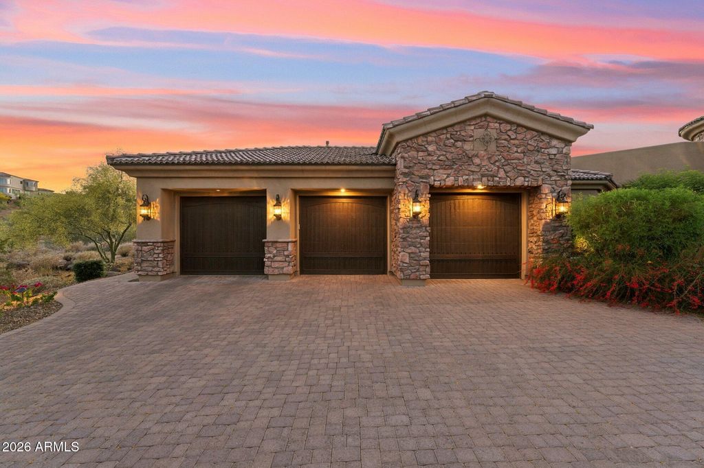 Image 3 of property listing at 16054 E TOMBSTONE Avenue, Fountain Hills, AZ 85268