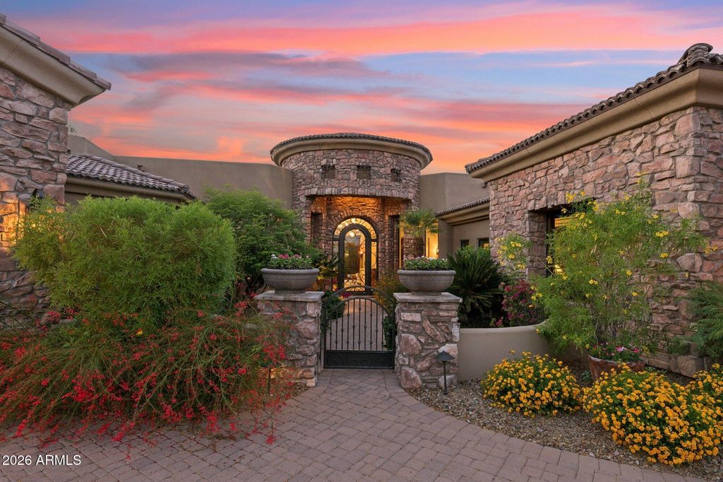 Image 4 of property listing at 16054 E TOMBSTONE Avenue, Fountain Hills, AZ 85268