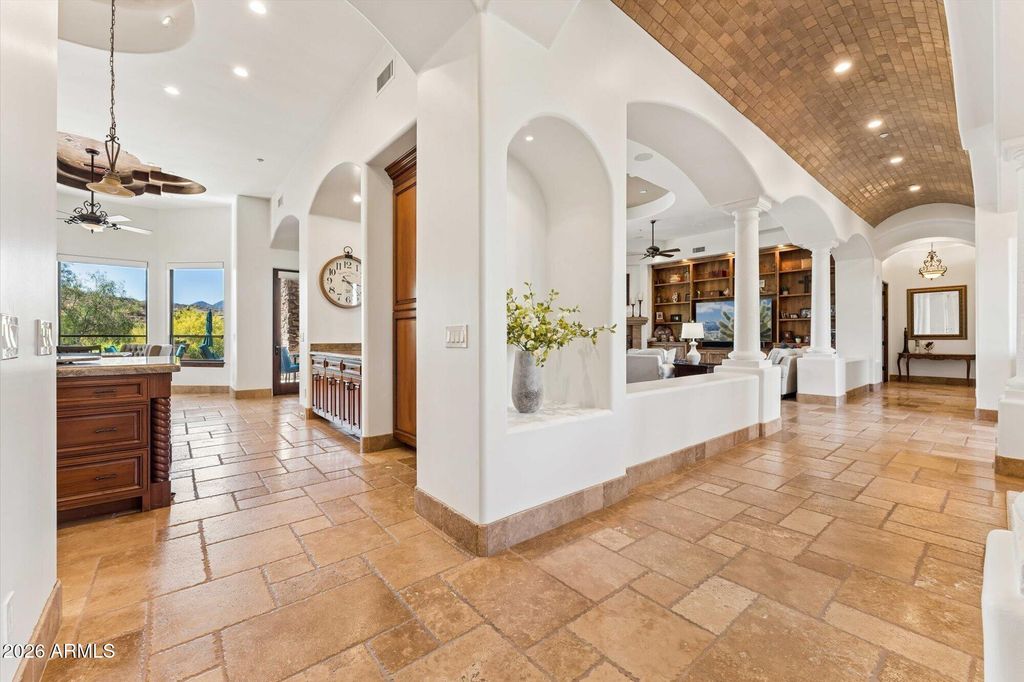 Image 8 of property listing at 16054 E TOMBSTONE Avenue, Fountain Hills, AZ 85268