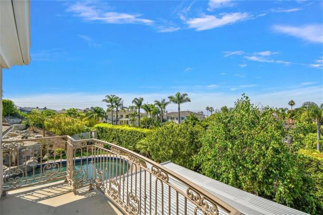 19 Santa Rosa, Rolling Hills Estates, CA 90274