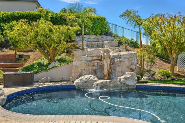 19 Santa Rosa, Rolling Hills Estates, CA 90274