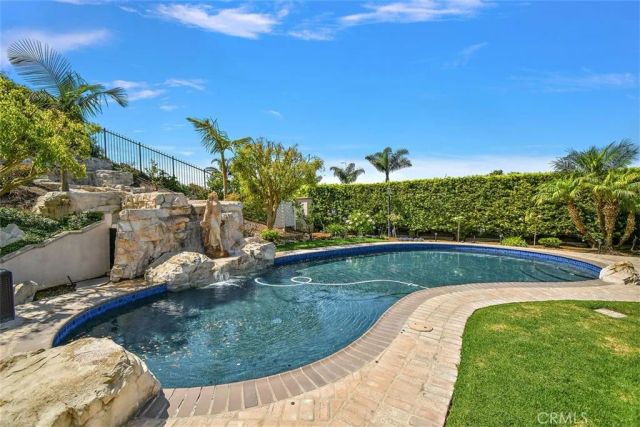 19 Santa Rosa, Rolling Hills Estates, CA 90274