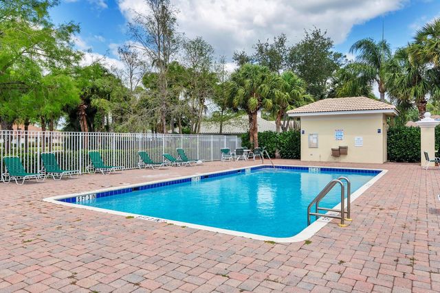 13385 Georgian Court, Wellington, FL 33414