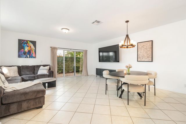 13385 Georgian Court, Wellington, FL 33414