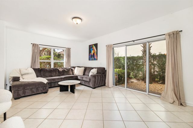 13385 Georgian Court, Wellington, FL 33414