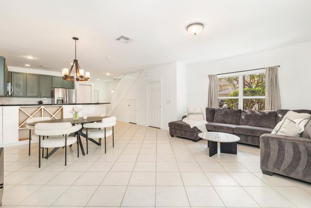 13385 Georgian Court, Wellington, FL 33414