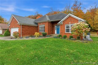 1807 Sterling Oaks Drive, Sellersburg, IN 47172