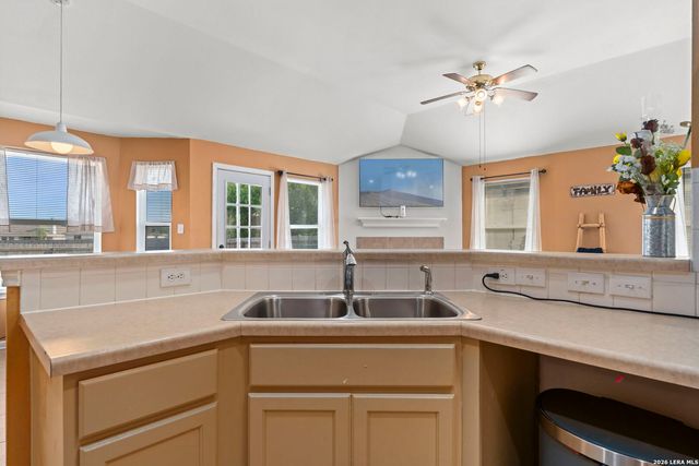 8406 Cherisse Dr, Converse, TX 78109