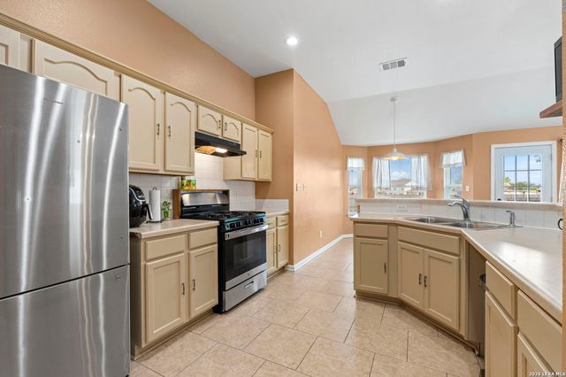8406 Cherisse Dr, Converse, TX 78109