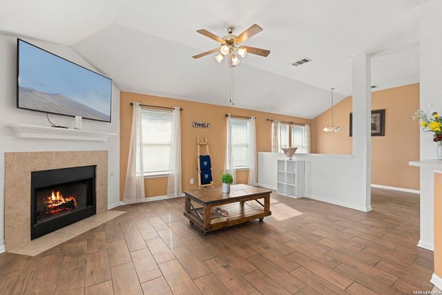 8406 Cherisse Dr, Converse, TX 78109
