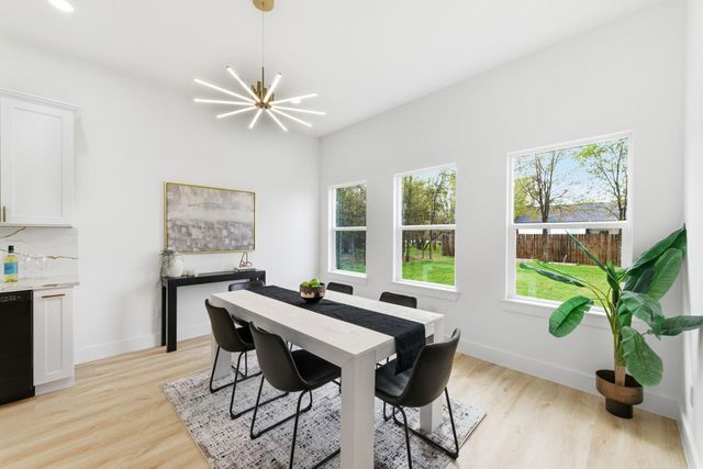 103 Kawainui LN, Bastrop, TX 78602