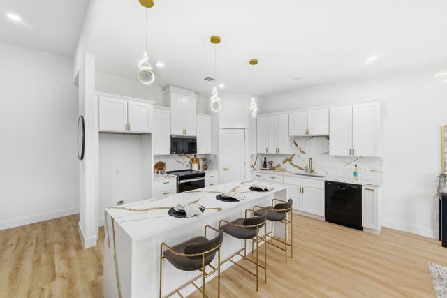 103 Kawainui LN, Bastrop, TX 78602