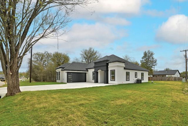 103 Kawainui LN, Bastrop, TX 78602